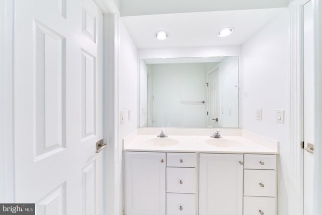 47093 KENTWELL PL, Sterling, VA 20165