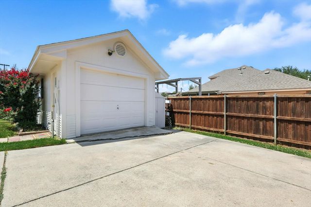 1237 Marina Court, Lewisville, TX 75067