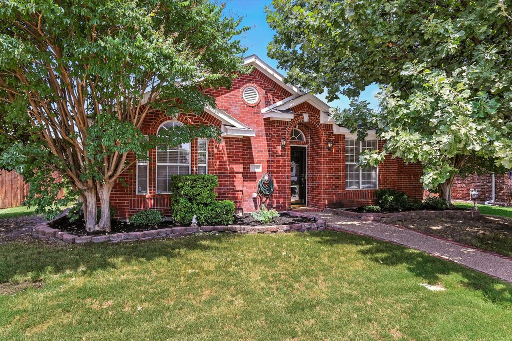 1237 Marina Court, Lewisville, TX 75067