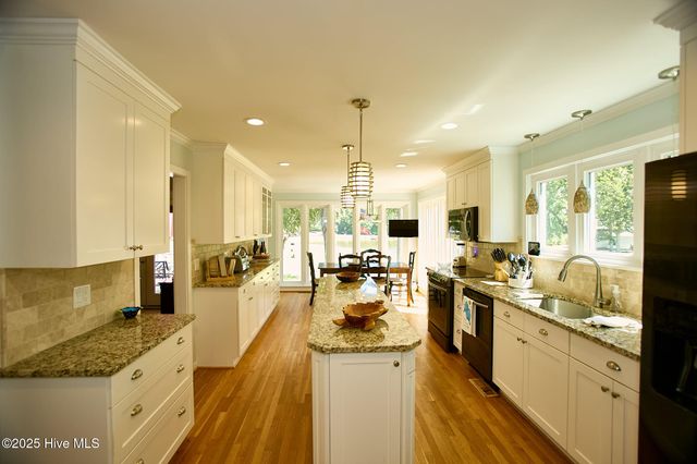 4502 Saint Andrews Drive N, Wilson, NC 27896