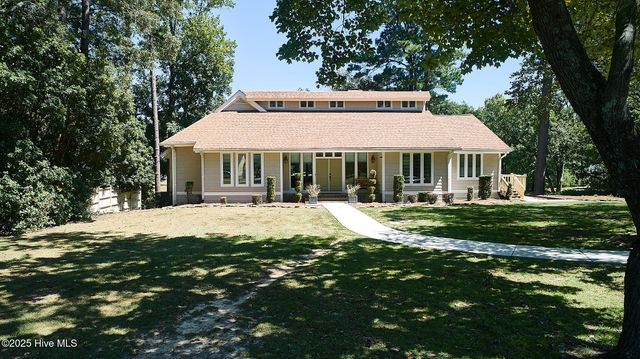 4502 Saint Andrews Drive N, Wilson, NC 27896