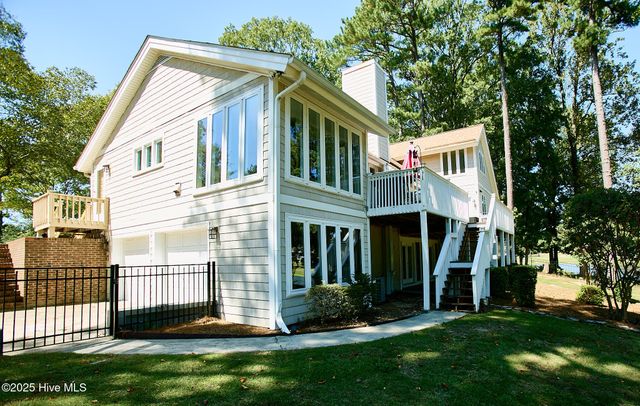 4502 Saint Andrews Drive N, Wilson, NC 27896