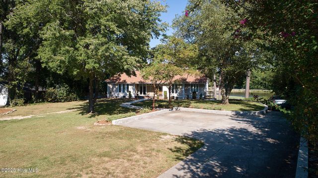 4502 Saint Andrews Drive N, Wilson, NC 27896