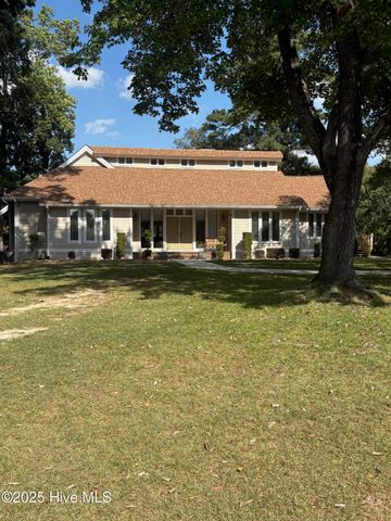 4502 Saint Andrews Drive N, Wilson, NC 27896