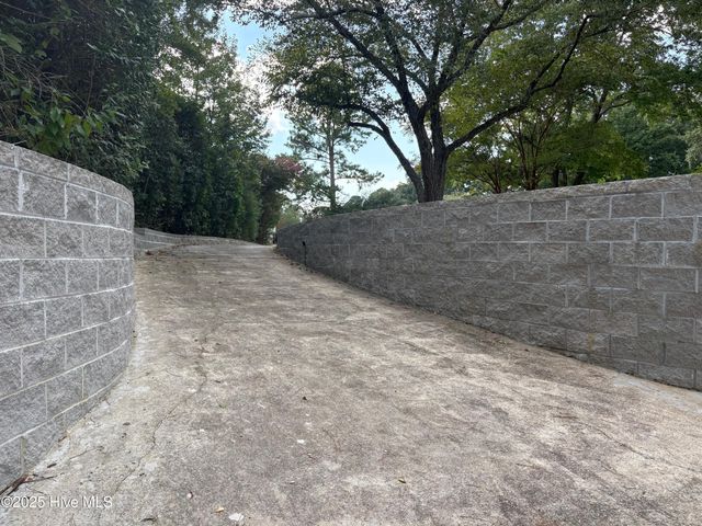 4502 Saint Andrews Drive N, Wilson, NC 27896