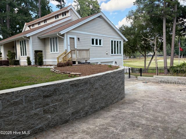 4502 Saint Andrews Drive N, Wilson, NC 27896