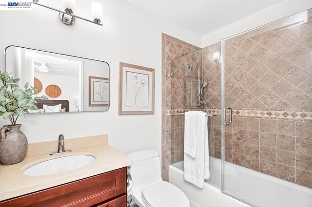 824 Sylvaner Dr, Pleasanton, CA 94566