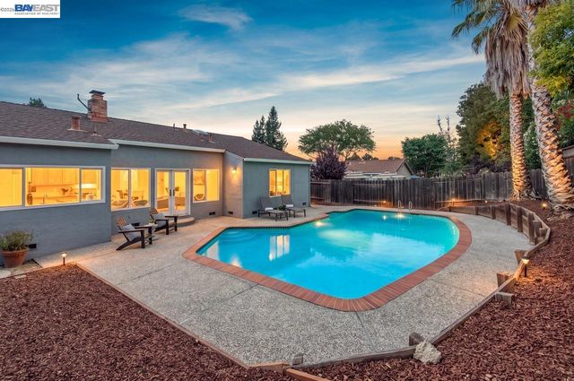 824 Sylvaner Dr, Pleasanton, CA 94566