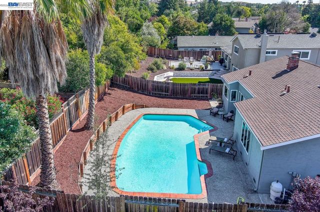 824 Sylvaner Dr, Pleasanton, CA 94566