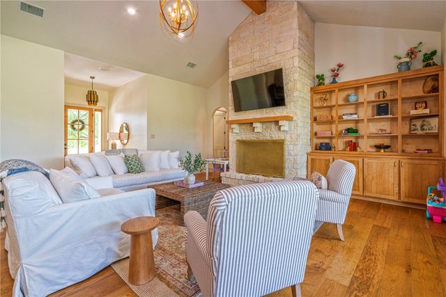 21070 McMurray Ln, Mathis, TX 78368