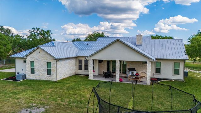 21070 McMurray Ln, Mathis, TX 78368