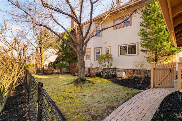 34 Quincy 1, Medford, MA 02155