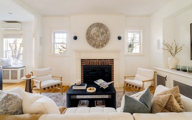 34 Quincy 1, Medford, MA 02155