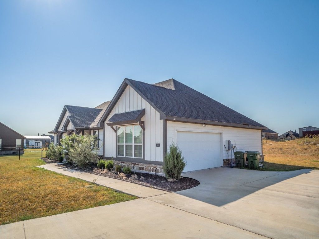 145 Prairie Meadows Court, Rhome, TX 76078 — photo 2
