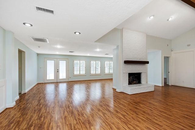 5511 Greentree Drive Drive, Sugar Land, TX 77479