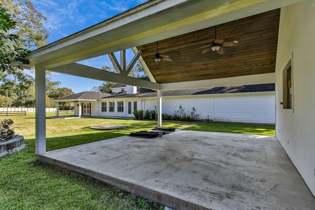 5511 Greentree Drive Drive, Sugar Land, TX 77479