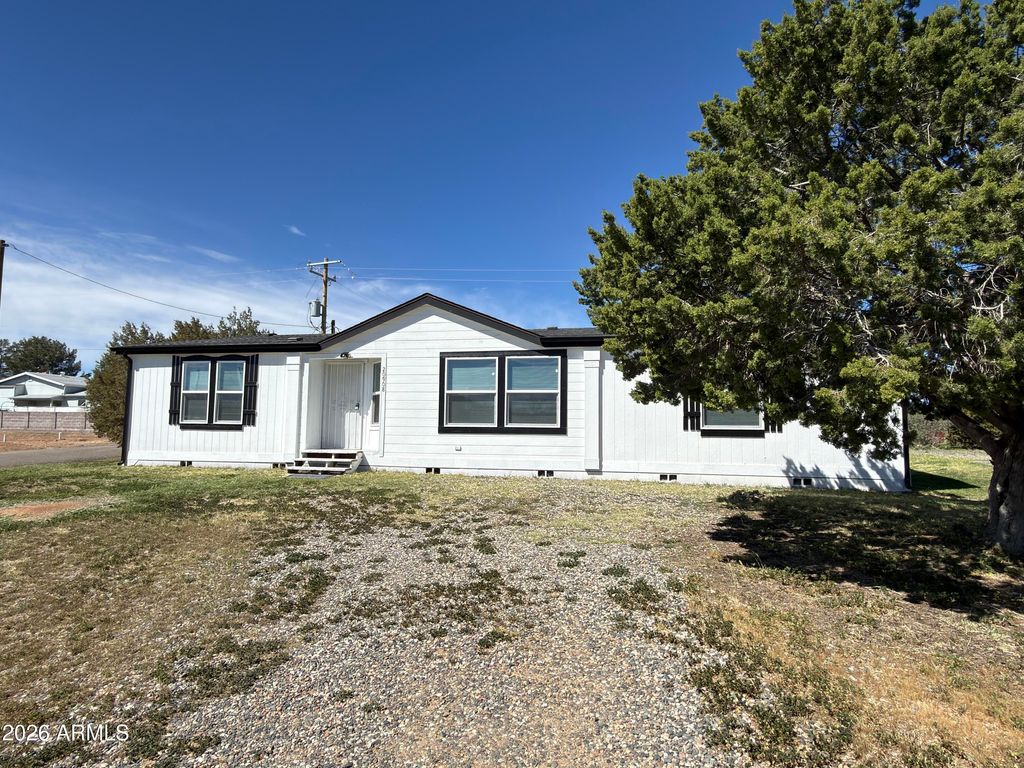 20908 E Deer Valley Lane, Mayer, AZ 86333