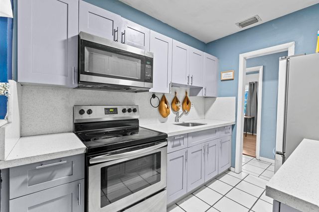 1110 14th Court S, Lake Worth Beach, FL 33460