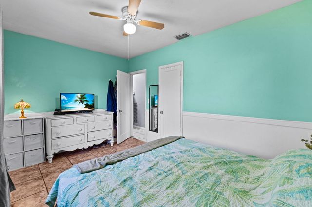 1110 14th Court S, Lake Worth Beach, FL 33460