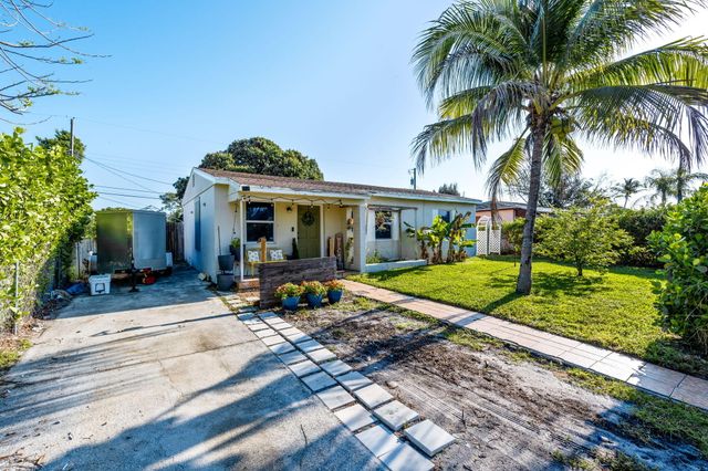 1110 14th Court S, Lake Worth Beach, FL 33460