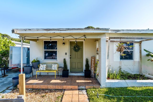 1110 14th Court S, Lake Worth Beach, FL 33460