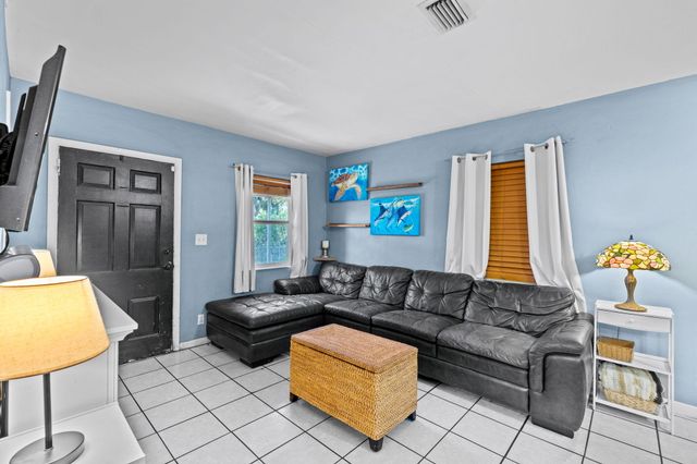 1110 14th Court S, Lake Worth Beach, FL 33460