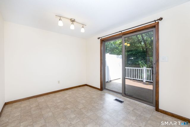 35 Brookside Village 35, Enfield, CT 06082