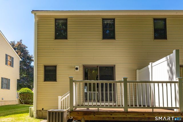 35 Brookside Village 35, Enfield, CT 06082
