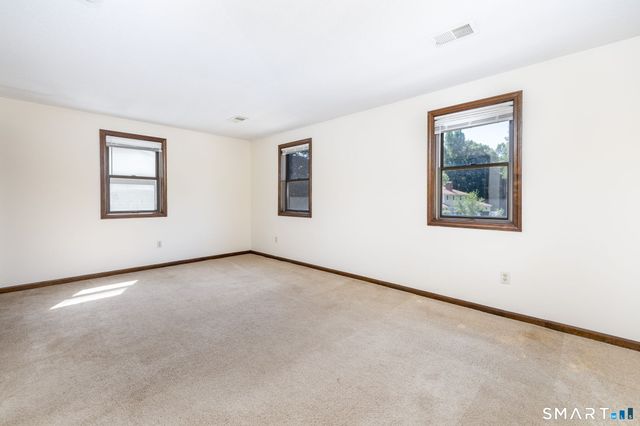 35 Brookside Village 35, Enfield, CT 06082