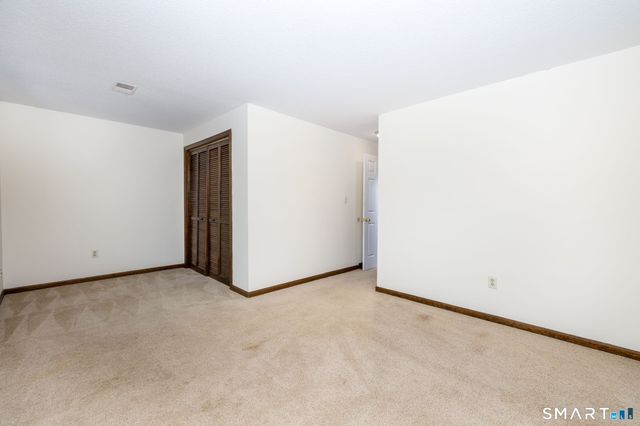 35 Brookside Village 35, Enfield, CT 06082