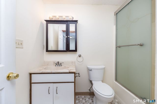 35 Brookside Village 35, Enfield, CT 06082