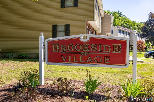 35 Brookside Village 35, Enfield, CT 06082