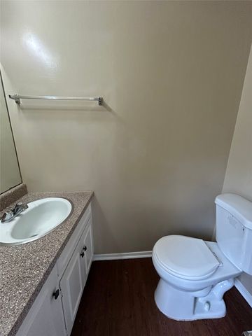 2212 Viewtop Lane B, Arlington, TX 76012