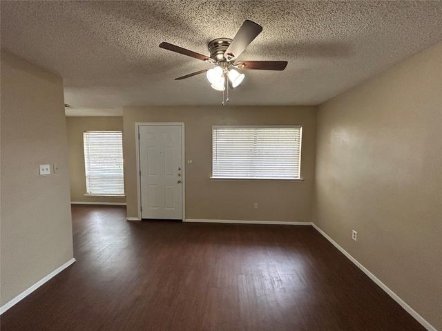 2212 Viewtop Lane B, Arlington, TX 76012