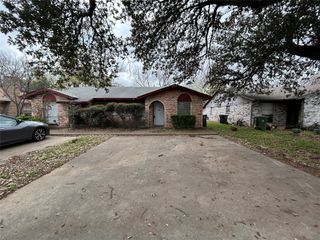 2212 Viewtop Lane B, Arlington, TX 76012