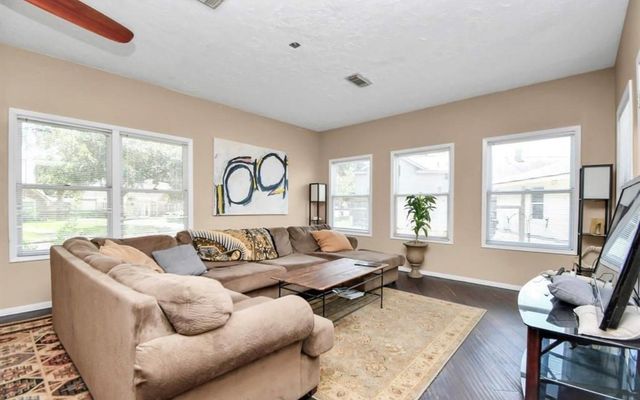 1446 Pirates Cove, Nassau Bay, TX 77058