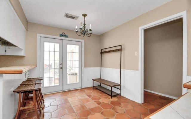 1446 Pirates Cove, Nassau Bay, TX 77058