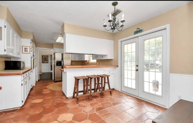 1446 Pirates Cove, Nassau Bay, TX 77058