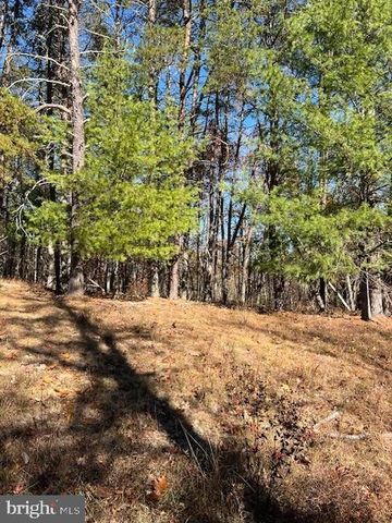 RUNAWAY CT, Berkeley Springs, WV 25411