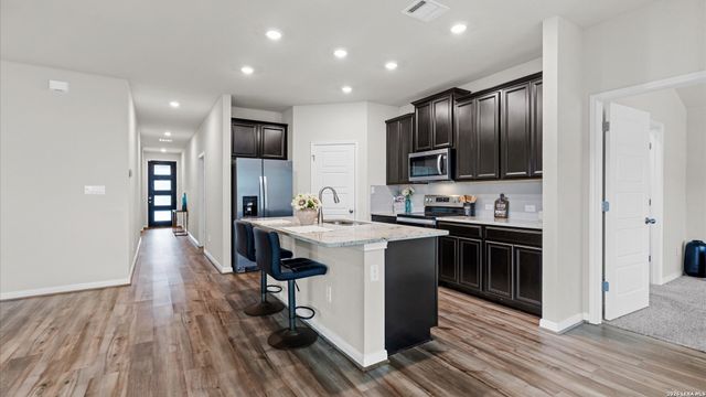 3017 Hess, Schertz, TX 78154
