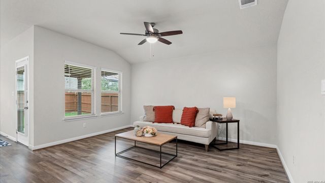 3017 Hess, Schertz, TX 78154