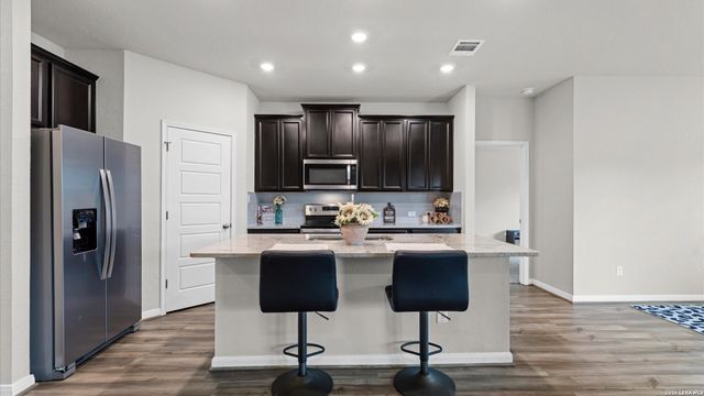 3017 Hess, Schertz, TX 78154