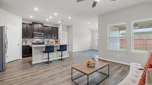 3017 Hess, Schertz, TX 78154