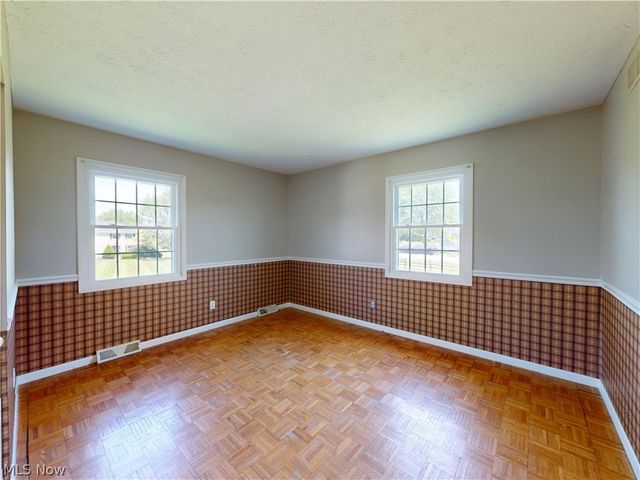 824 S Chillicothe Road 14, Aurora, OH 44202