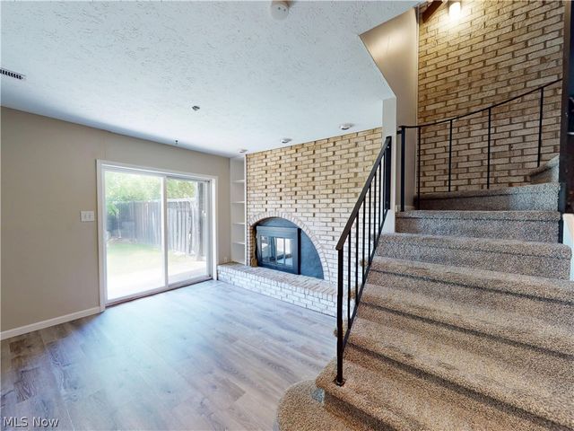824 S Chillicothe Road 14, Aurora, OH 44202