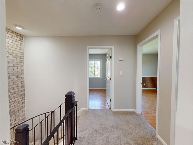824 S Chillicothe Road 14, Aurora, OH 44202
