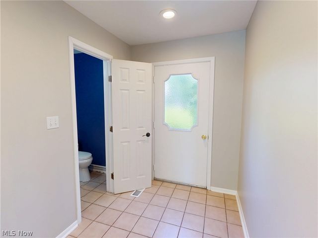 824 S Chillicothe Road 14, Aurora, OH 44202