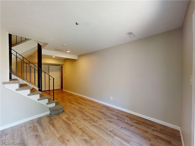 824 S Chillicothe Road 14, Aurora, OH 44202