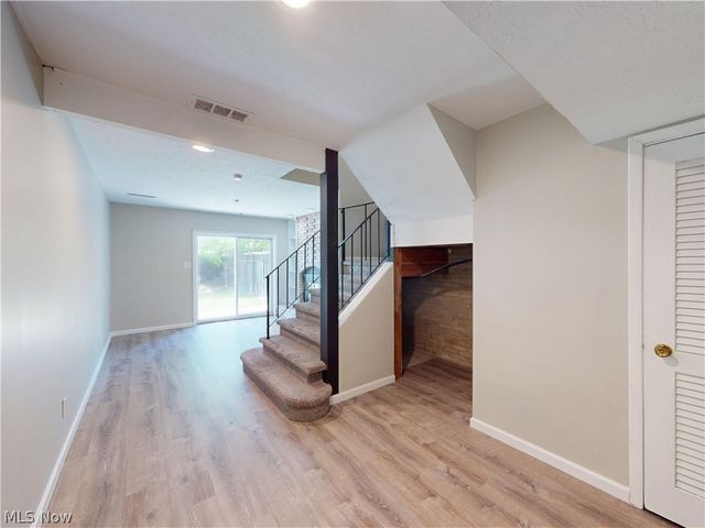 824 S Chillicothe Road 14, Aurora, OH 44202