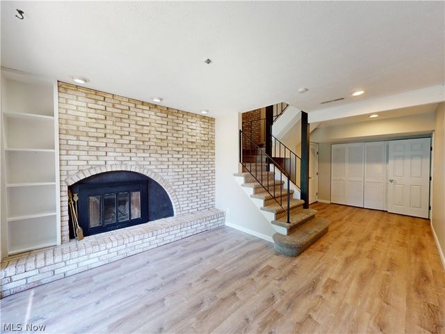 824 S Chillicothe Road 14, Aurora, OH 44202